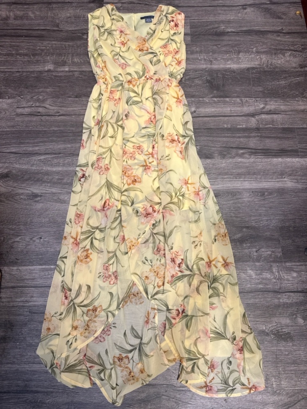 Suzy Shier Cream Floral High-Low Wrap Dress - Picture 2 of 7